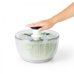 Oxo salad spinner
